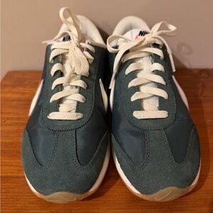 Nike Women’s Green and Cream Sneaker